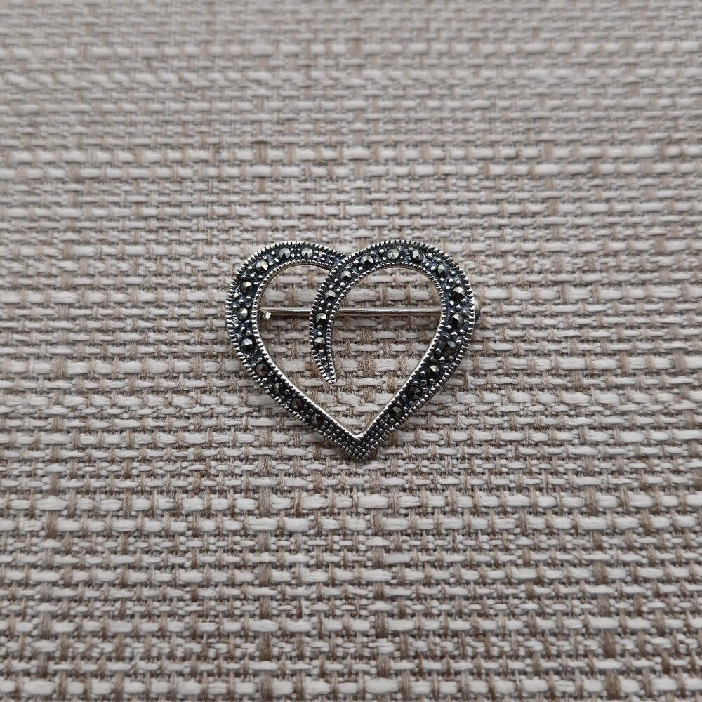 Sterling Silver Marcasite Heart Love Pin Brooch A3329